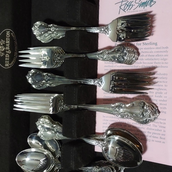 Towle Old Master Pattern Sterling Silver Flatware Service for 12 + Serving Pcs - Picture 3 of 11
